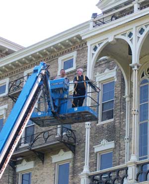 Fr-Don-on-Lift-7-29-10-004