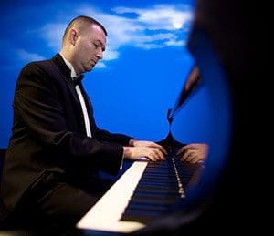 _Kolar-3_Piano-Closeup