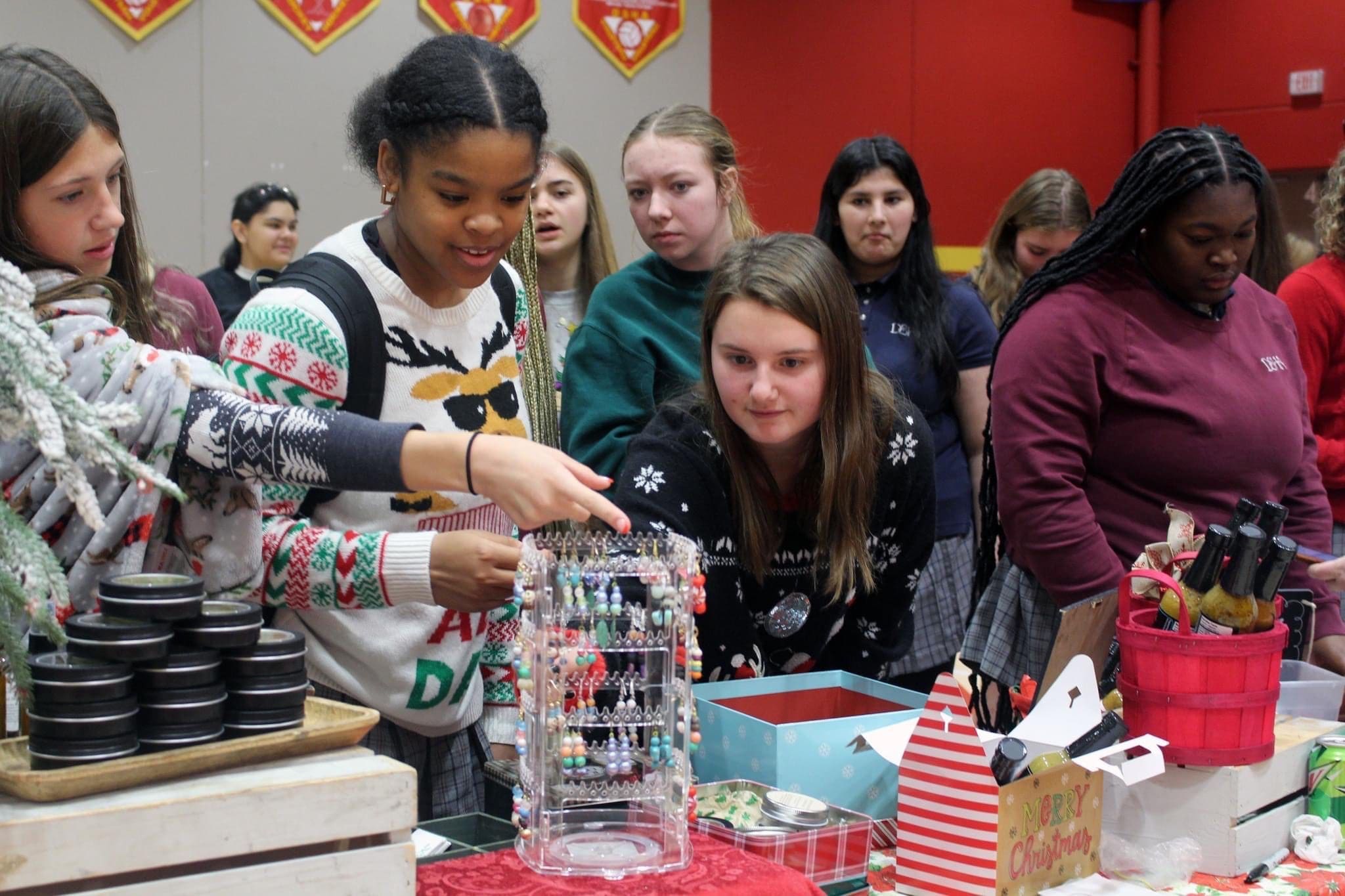 DSHA Advent – St. Nick’s Market