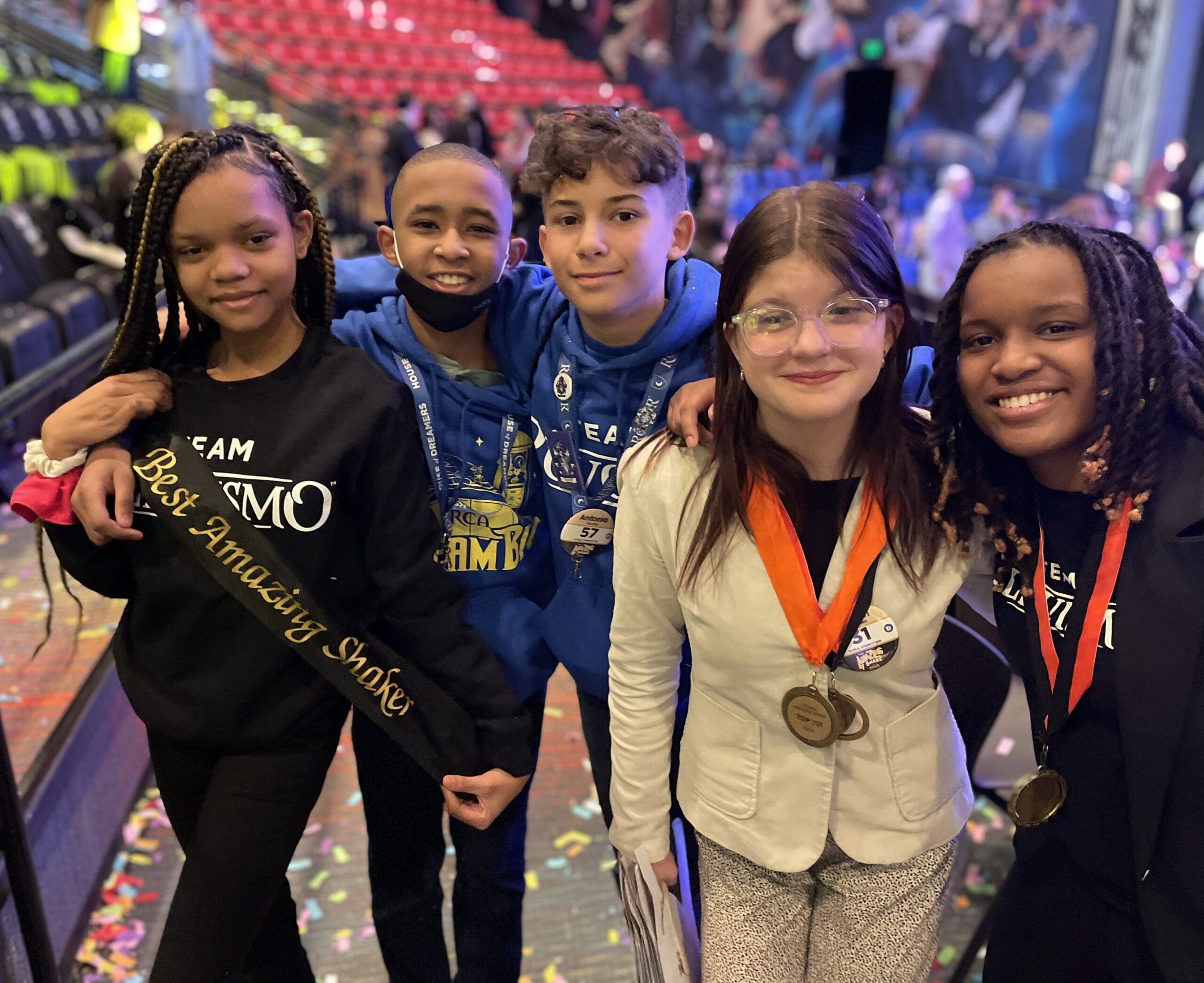 Five CEE students at Amazing Shake Competition 2